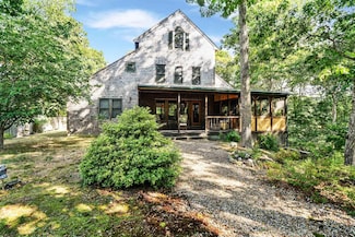 159 Lake St, Vineyard Haven, MA 02568