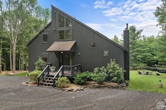 210 Acorn Dr, Jewett, NY 12444