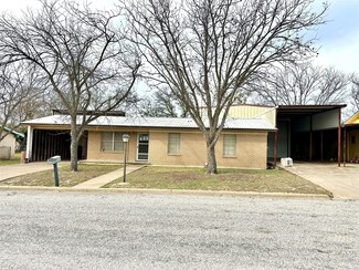 1802 Proctor Dr, Goldthwaite, TX 76844