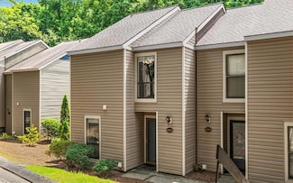 223 Village Ln Unit A, Greensboro, NC 27409