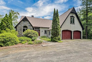 58 Kearsarge Rd, New London, NH 03257