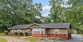 1401 Deese Rd, Ozark, AL 36360