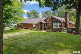 4008 Sheridan Rd, Pekin, IL 61554
