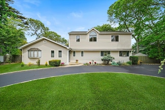 617 Smithtown Ave, Bohemia, NY 11716