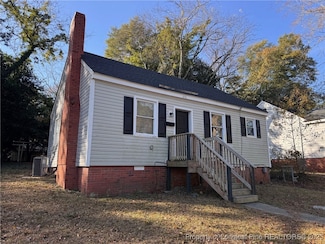 276 N Windsor Dr, Fayetteville, NC 28301