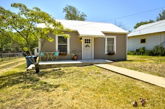 309 Lowry St, Kerrville, TX 78028