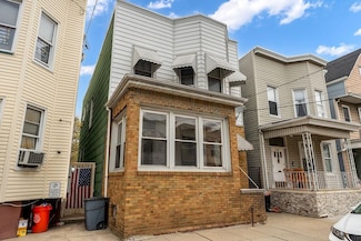 914 19th St, Union City, NJ 07087