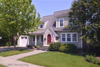 14 Belmont Rd, Cranston, RI 02910