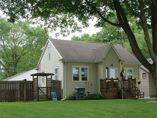 723 Magnolia Pkwy, Waterloo, IA 50701