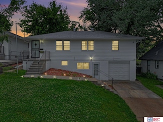 6336 N 37th St, Omaha, NE 68111