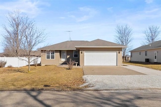 904 S 12th Ave, Washington, IA 52353