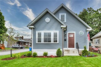 4 Blaisdell St, Cranston, RI 02910