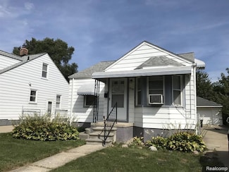 19381 Kenosha St, Harper Woods, MI 48225