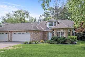4103 Thornhill Ln, Saint Paul, MN 55127