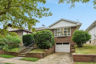 126 W 43rd St, Bayonne, NJ 07002