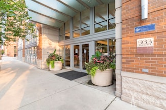 933 W Van Buren St Unit 321, Chicago, IL 60607