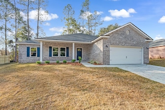 313 Country Club Dr, Crestview, FL 32536