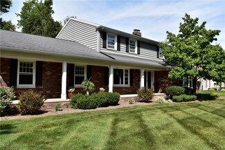 4392 Valley Forge Dr, Cleveland, OH 44126
