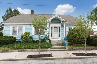 70 Grosvenor Ave, Pawtucket, RI 02860