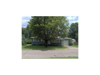 106 Chestnut St, Belmont, WV 26134