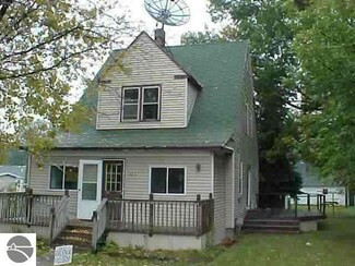 322 N Main St, Standish, MI 48658