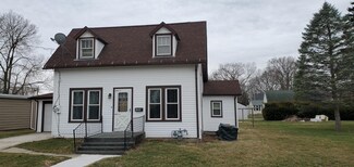 1006 S 3rd St, Oregon, IL 61061