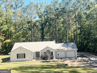 429 Waterview Dr, Lagrange, GA 30240
