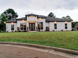 106 Mad River Ln, Dothan, AL 36301