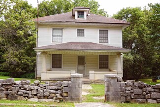176 Lafayette Ave, Oolitic, IN 47451