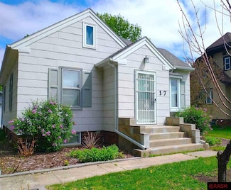 17 17 Ne 1st Ave, Fairfax, MN 55332