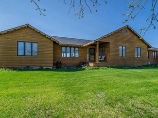 1131 Y Ave, Amana, IA 52203
