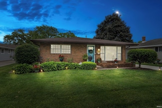 210 N Tuxedo Dr, South Bend, IN 46615