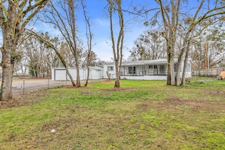 6630 Ponderosa St, Central Point, OR 97502