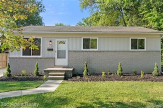 13738 Toepfer Rd, Warren, MI 48089