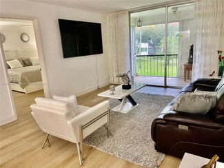 9420 S Hollybrook Lake Dr Unit 202, Pembroke Pines, FL 33025