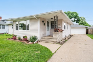 1500 E Lindbergh St, Appleton, WI 54911