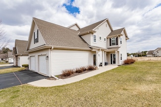 452 Cedar Ct, Slinger, WI 53086