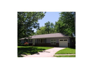 9318 Fairwood Dr, Kansas City, MO 64138