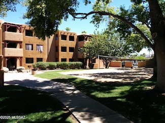 1810 E Blacklidge Dr Unit 320, Tucson, AZ 85719