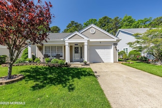 2421 Agincourt Rd, Toms River, NJ 08755