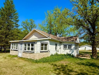 65 6th Ave S, Motley, MN 56466