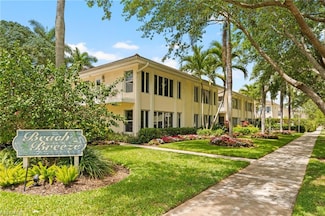 290 4th St S Unit 202, Naples, FL 34102