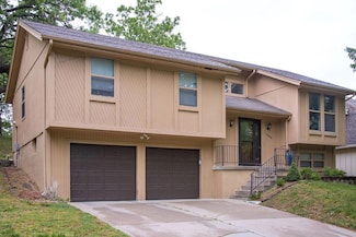 7608 NW 70th St, Kansas City, MO 64152
