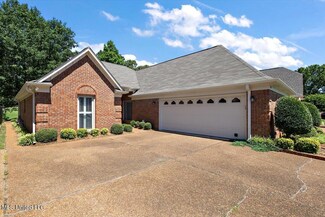523 Fairway Oaks Dr, Hernando, MS 38632