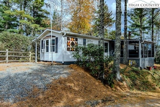 135 Mountain Ivy Ln, Boone, NC 28607