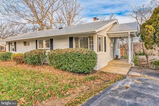7016 Donna Cir, Annandale, VA 22003