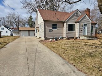 900 S Oak Ave, Marshfield, WI 54449