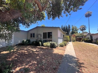 409 Townsite Dr, Vista, CA 92084