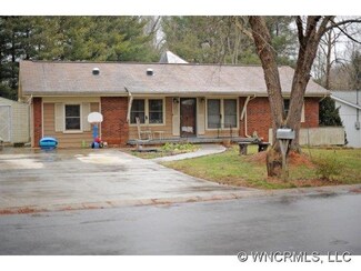 1 Glen Meadows Rd, Arden, NC 28704