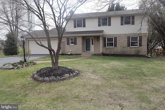 2013 Maplewood Dr, Hagerstown, MD 21740